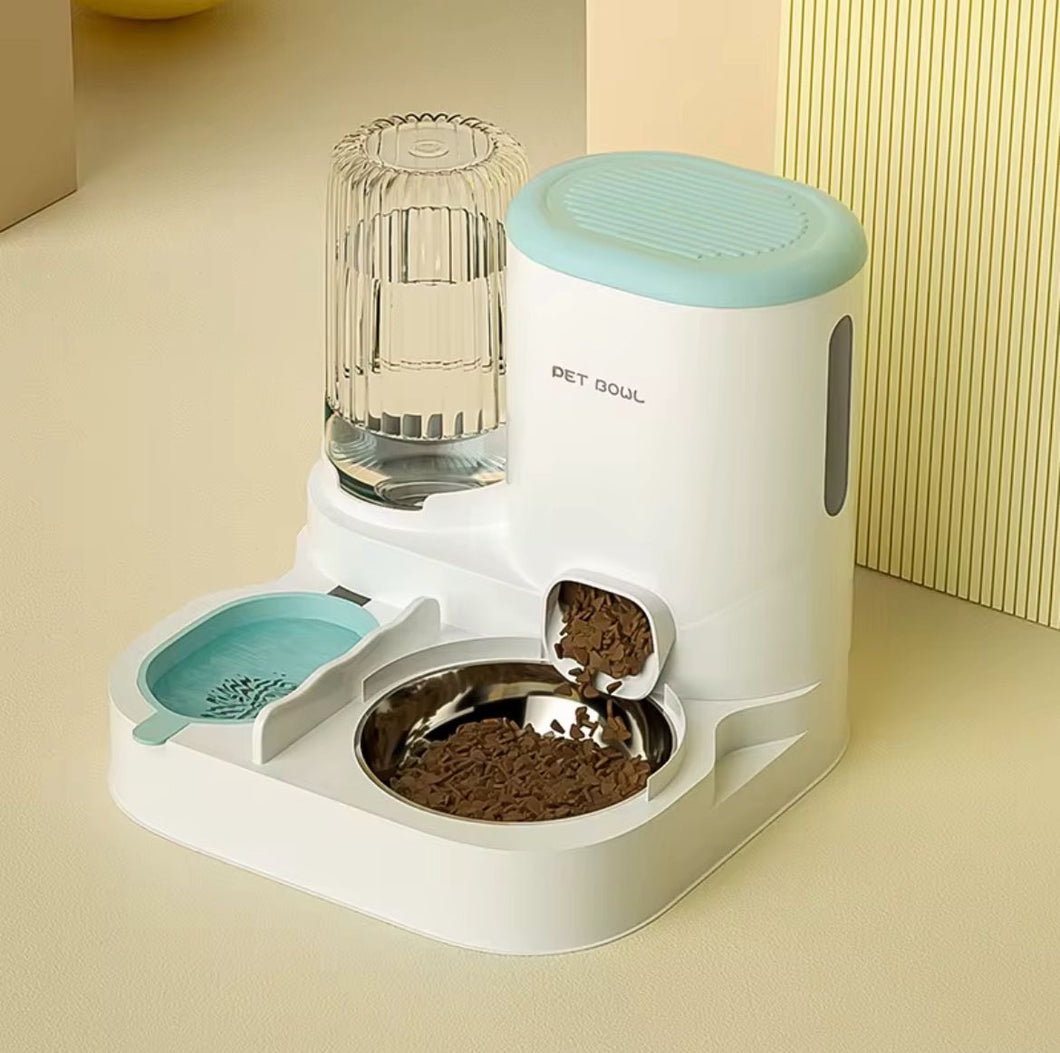 Water and food dispenser