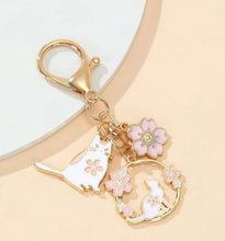 Load image into Gallery viewer, Flower Cat Keychain
