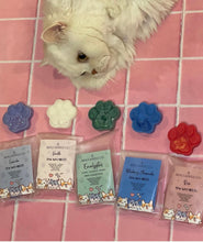 Load image into Gallery viewer, Paw Wax Melts- Candles
